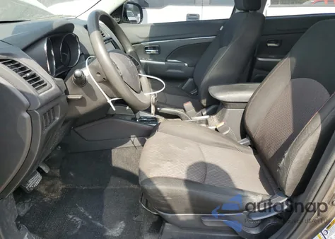 2018 Mitsubishi Outlander Sport Es z USA, uszkodzony, nr VIN JA4AP3AU5JU006061